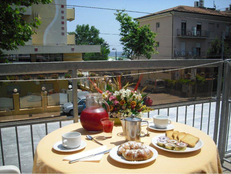 Hotel Piccari Nuova Gestione Rimini Exterior photo